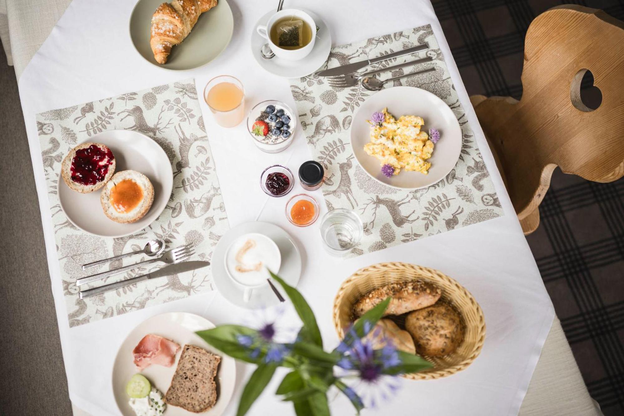 Pension Haus Tirol 라이온 외부 사진
